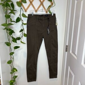 SUPPLIES BY UNIONBAY Zola Moto Skinny Zip Pant in Forest Moss